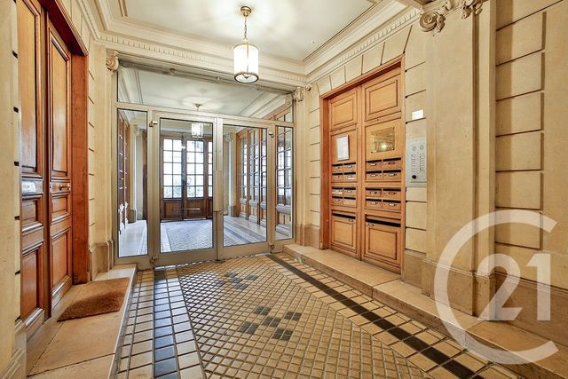 Appartement à vendre - 4 pièces - 100.7 m2 - PARIS - 75009 - ILE-DE-FRANCE - Century 21 Etude Saint-Georges