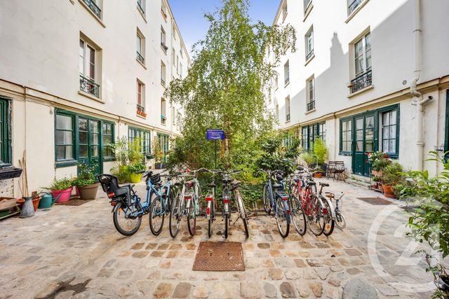  - PARIS - 