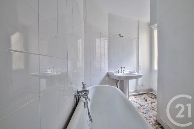 Appartement F6 à vendre - 5 pièces - 121.6 m2 - PARIS - 75009 - ILE-DE-FRANCE - Century 21 Etude Saint-Georges