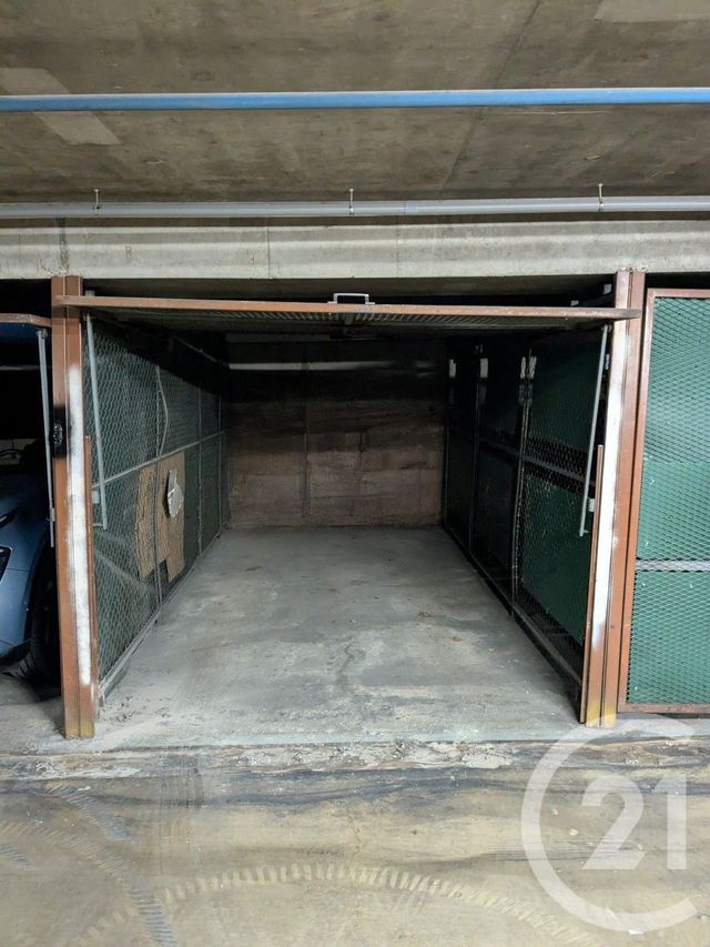 Afficher la photo en grand parking à vendre - 12.35 m2 - PARIS - 75009 - ILE-DE-FRANCE - Century 21 Etude Saint-Georges