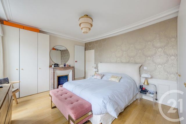 Appartement F6 à vendre - 6 pièces - 114.8 m2 - PARIS - 75009 - ILE-DE-FRANCE - Century 21 Etude Saint-Georges