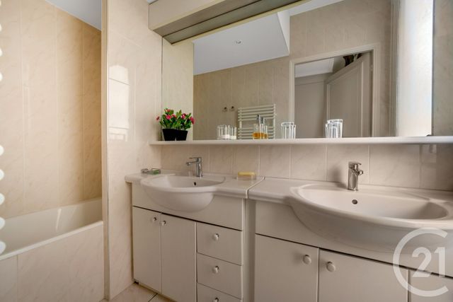 Appartement F5 à vendre - 5 pièces - 134.5 m2 - PARIS - 75009 - ILE-DE-FRANCE - Century 21 Etude Saint-Georges