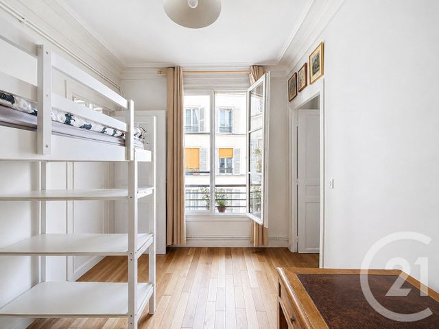 Appartement T4 à vendre - 5 pièces - 62.05 m2 - PARIS - 75009 - ILE-DE-FRANCE - Century 21 Etude Saint-Georges