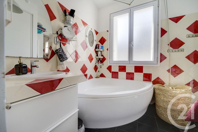 Appartement F6 à vendre - 6 pièces - 142.02 m2 - PARIS - 75009 - ILE-DE-FRANCE - Century 21 Etude Saint-Georges