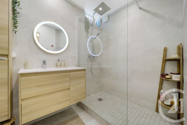 Appartement F3 à vendre - 3 pièces - 66.24 m2 - PUTEAUX - 92 - ILE-DE-FRANCE - Century 21 Etude Saint-Georges