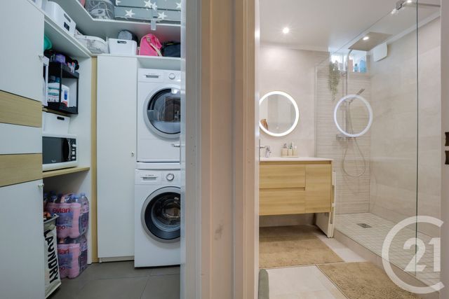 Appartement F3 à vendre - 3 pièces - 66.24 m2 - PUTEAUX - 92 - ILE-DE-FRANCE - Century 21 Etude Saint-Georges