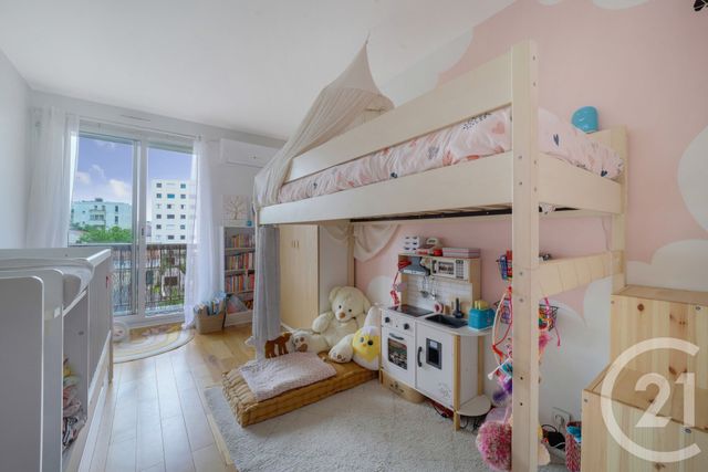 Appartement F3 à vendre - 3 pièces - 66.24 m2 - PUTEAUX - 92 - ILE-DE-FRANCE - Century 21 Etude Saint-Georges