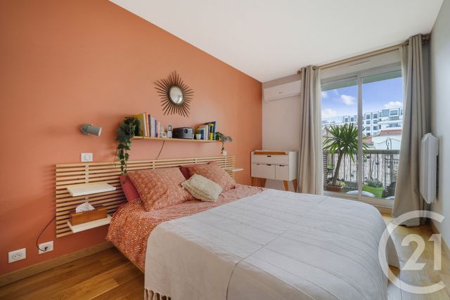 Appartement F3 à vendre - 3 pièces - 66.24 m2 - PUTEAUX - 92 - ILE-DE-FRANCE - Century 21 Etude Saint-Georges