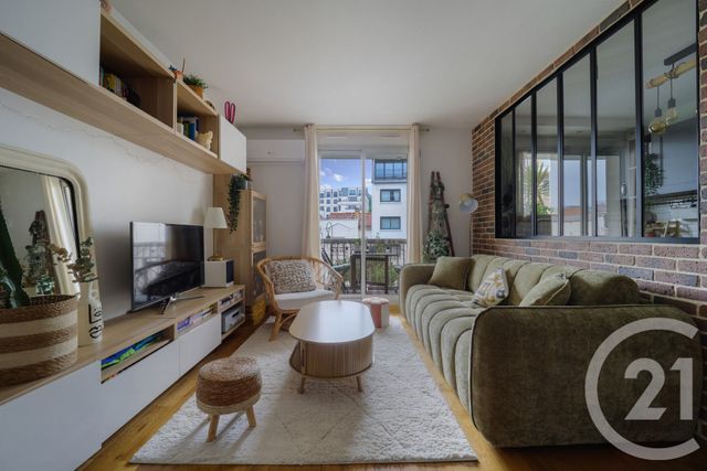 Appartement F3 à vendre - 3 pièces - 66.24 m2 - PUTEAUX - 92 - ILE-DE-FRANCE - Century 21 Etude Saint-Georges